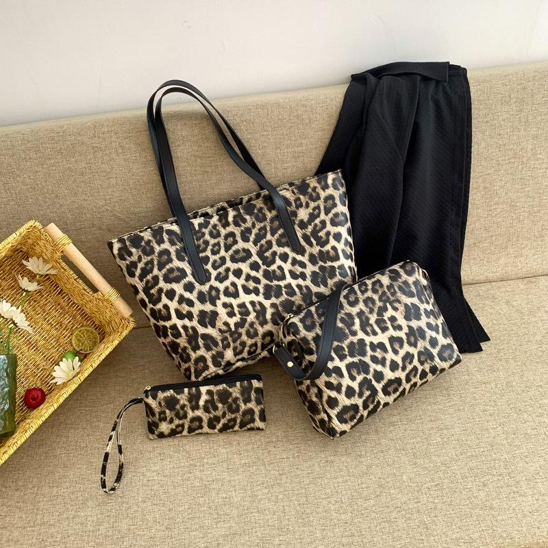 Mens Travel Bags | WEEKENDER in pony hair leather Leopard