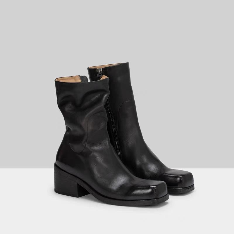 Womens Boots | BEAT booties in glazed leather Black